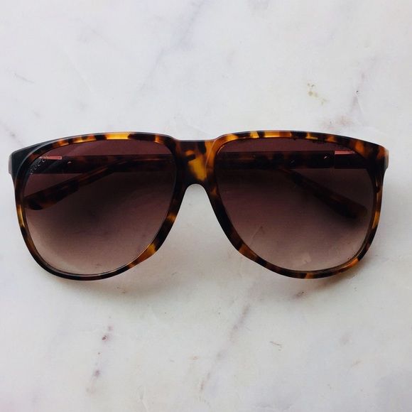 Gucci Accessories - Gucci sunglasses